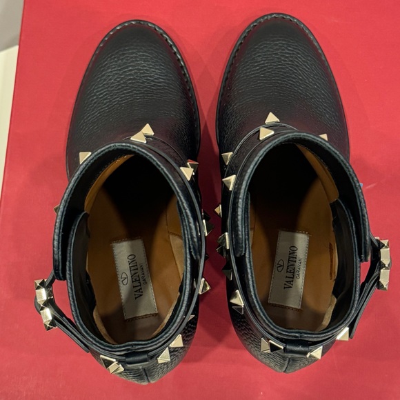 Valentino rockstud leather booties - almost new - Picture 7 of 9